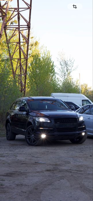 ТЕРМІНОВО продам машину Audi Q7