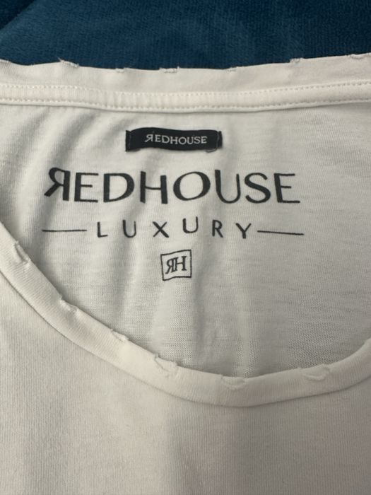 Tshirt Redhouse - como nova