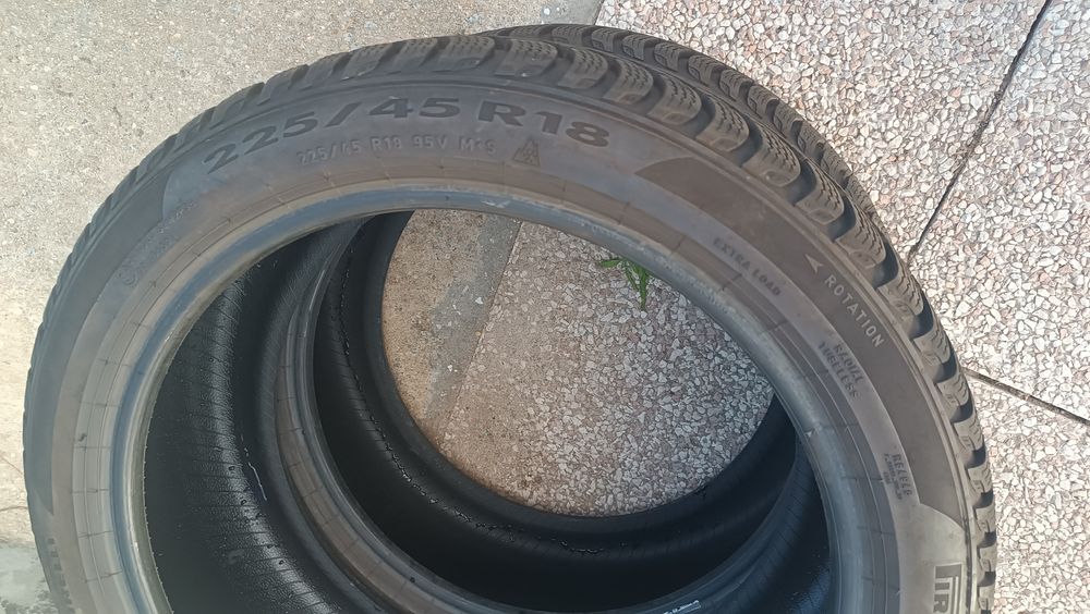 Par de Pneus Pirelli 225/45/18