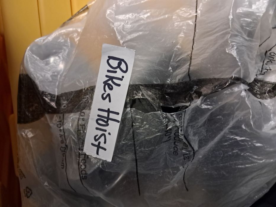 Elevador p/ bicicletas/Ceiling hoist for bikes