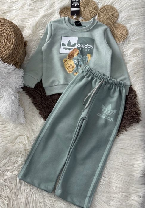 Спортивний комтюм adidas 5-6 р