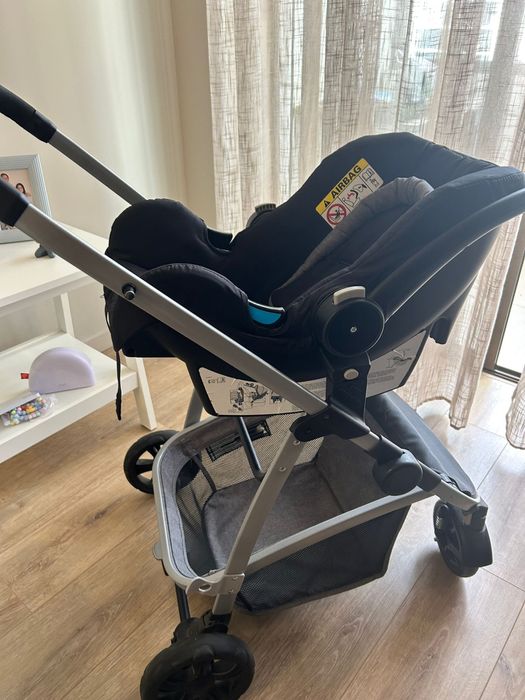 Vendo carrinho de bebê +ovinho