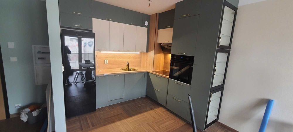 montaż składanie skręcanie mebli