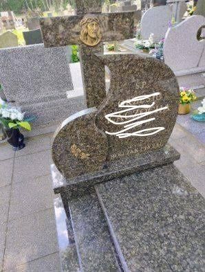 Pomnik z granitu bez uszczerbku