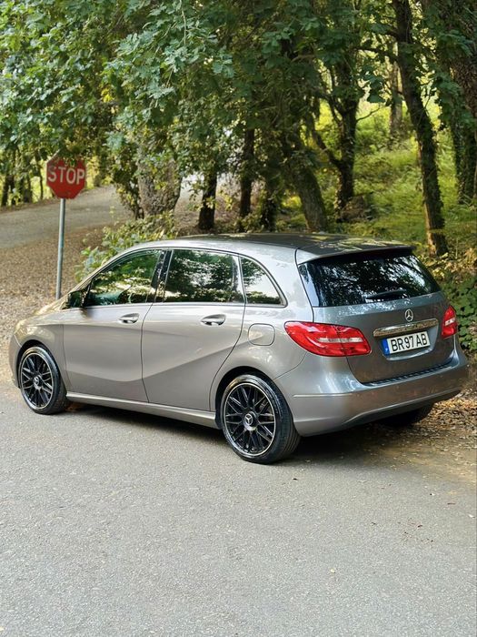 MERCEDES B180d Automático