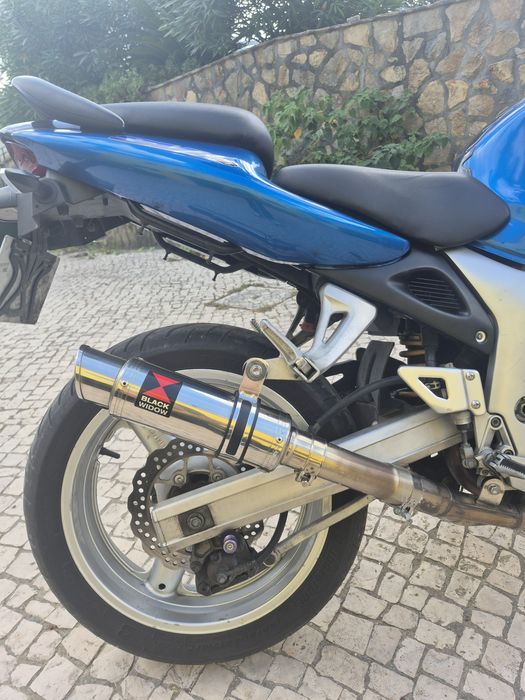 Suzuki SV650 — 2000 — 41.000 km — limitada a 25 kW no livrete