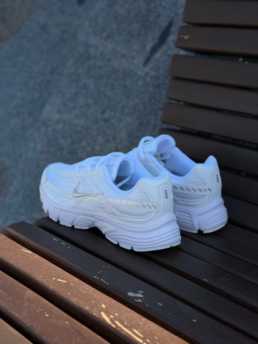 Жіночі Кросівки Nike Initiator White silver / Nike
