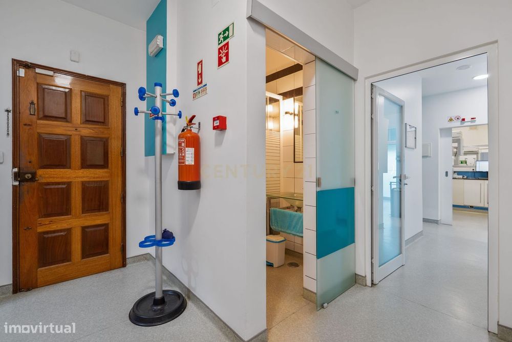 Clínica Dentária Equipada no Centro de Portimão – Oportunidade de Inve