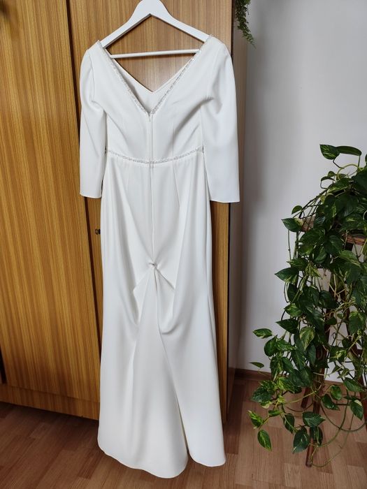 Elegancka suknia ślubna + długi welon
