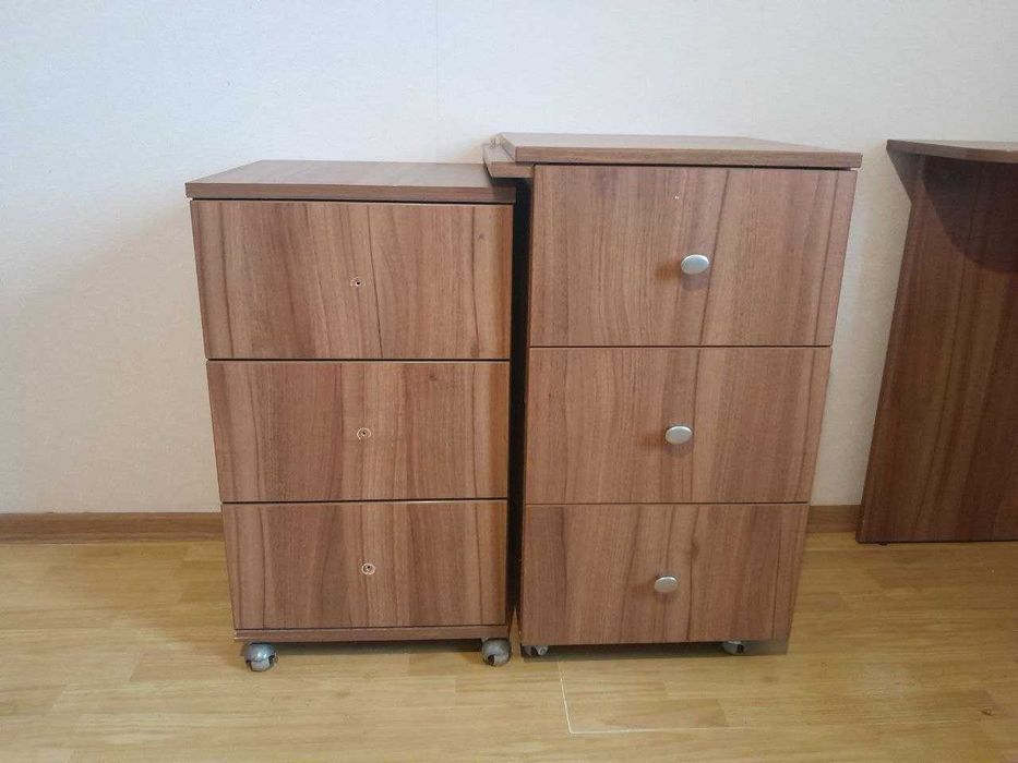 Письмовий (комп'ютерний) стіл