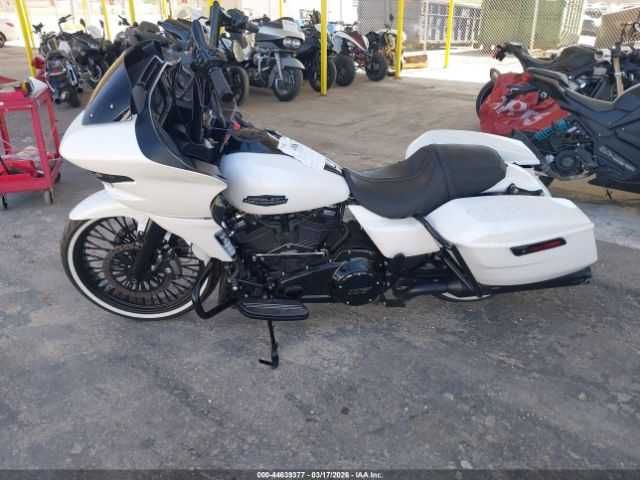 Harley-Davidson FLTRX 2024