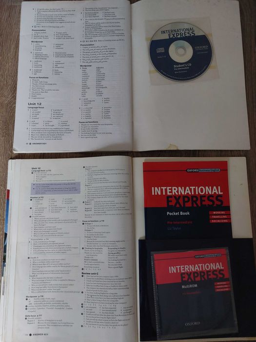 International Express Pre-Intermediate komplet podręcznik + ćwiczenia bardzo dobry stan