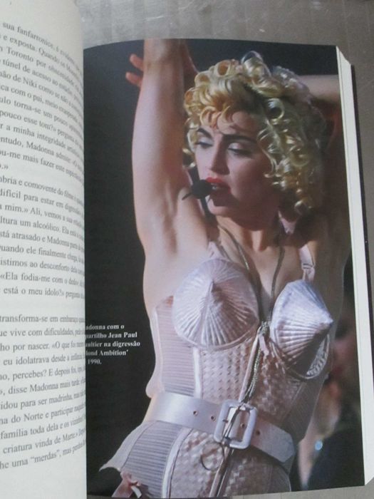 Madonna - Como um Ícone, Biografia Definitiva, de Lucy O'Brien