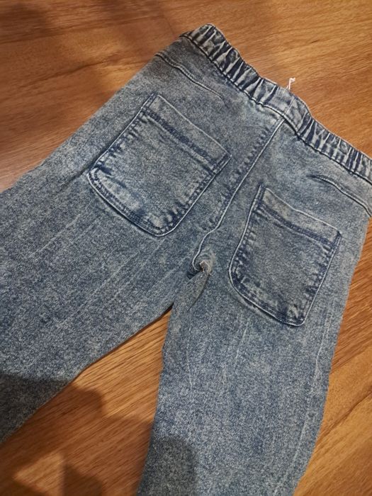 Spodnie jeansowe dla chłopca 98