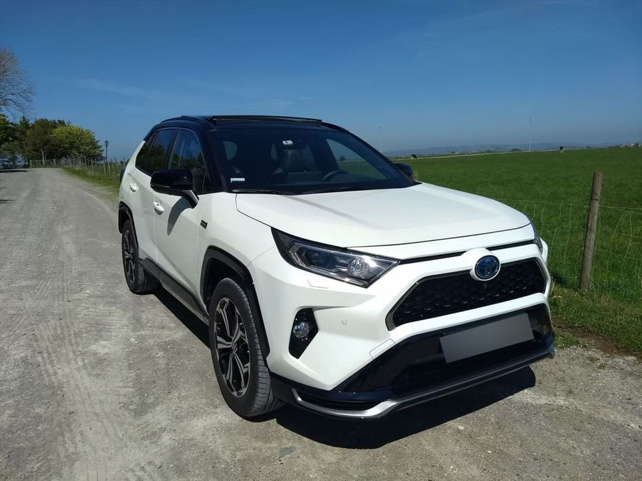 Toyota RAV4 AWD-i  Executive Panorama JBL Bitone 2021