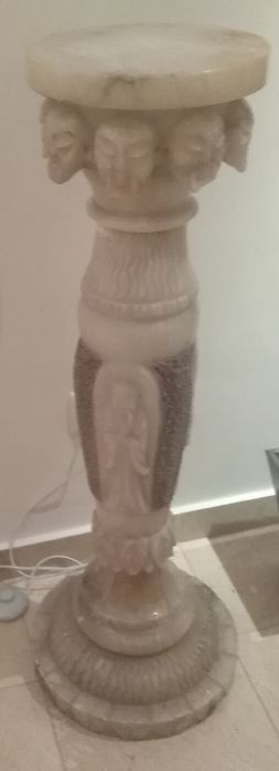 Candeeiro em pedra