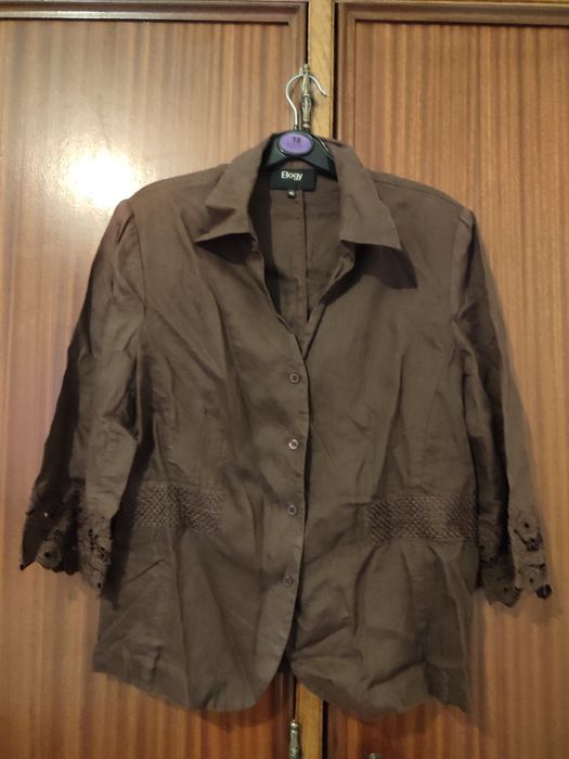 Blusas em segunda mão