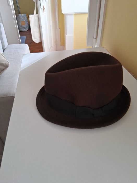 Chapéu castanho clássico de algodão