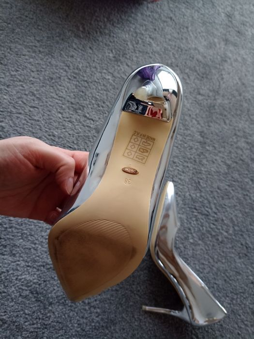 Sprzedam szpilki rozmiar 38