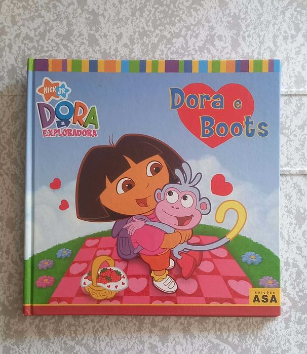 Livro infantil Dora e Boots