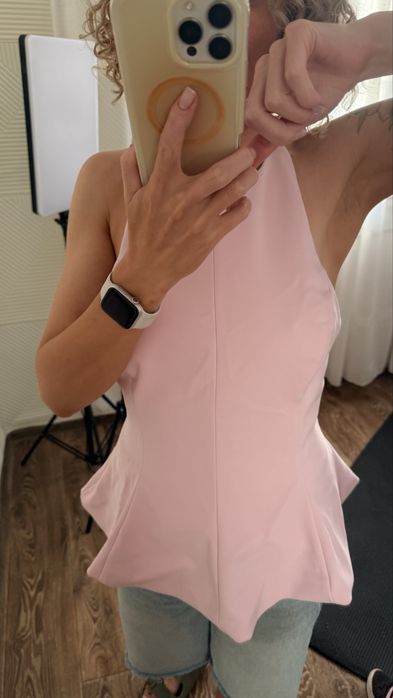 Топ ZARA з відкритою спинкою