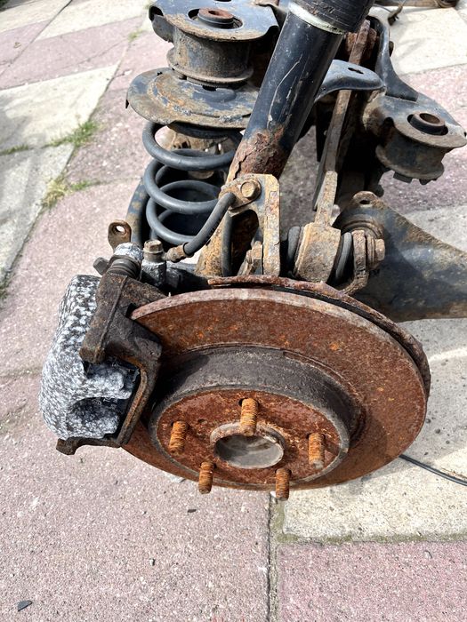Belka tylna Toyota Avensis T29 15-18r.