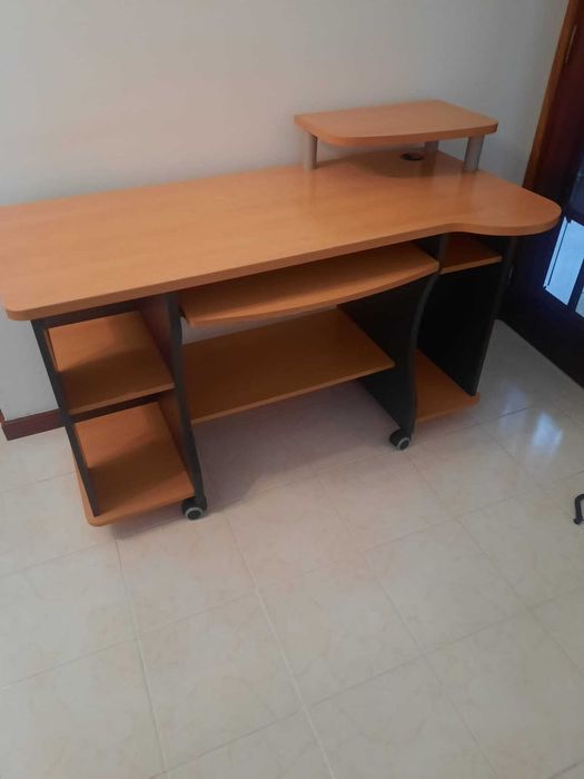 Secretária para venda