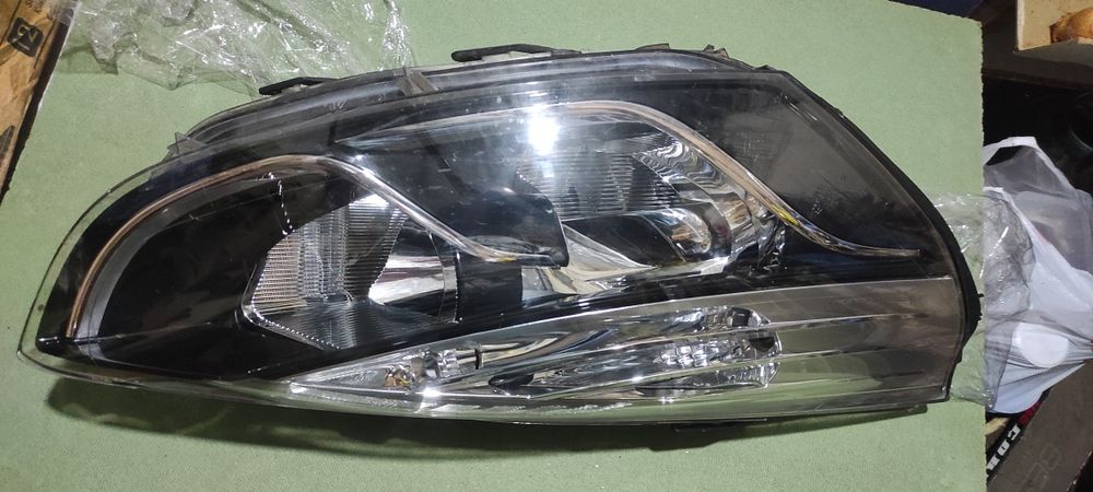 Фара Renault Clio 4