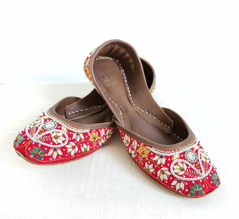 Indyjskie buty baleriny khussa 37 38 zdobione orient boho księżniczka