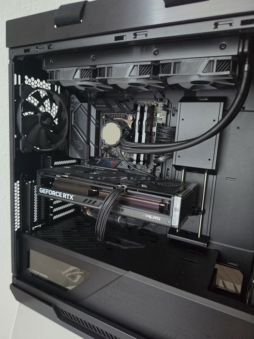 Komputer Asus Rog Strix Intel i5 13600KF RTX 4070TI Super
