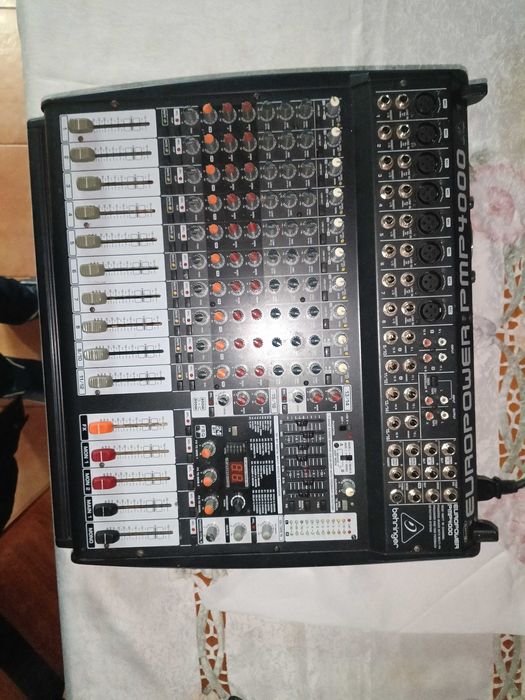 mesa de mistura amplificada