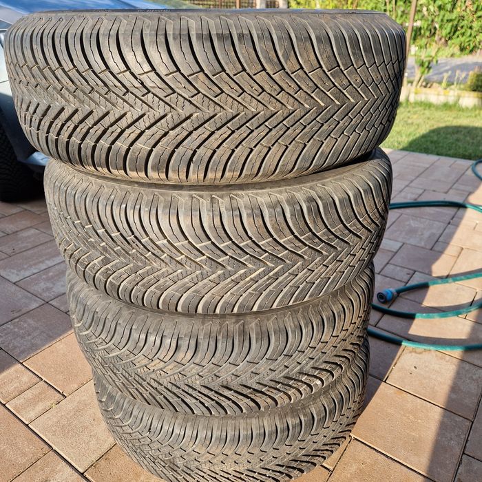 Koła 195/65r15  z oponami wielosezonowymi Vredestein Quatrac
