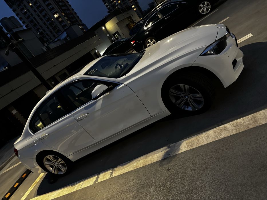 BMW f30 330і 2017
