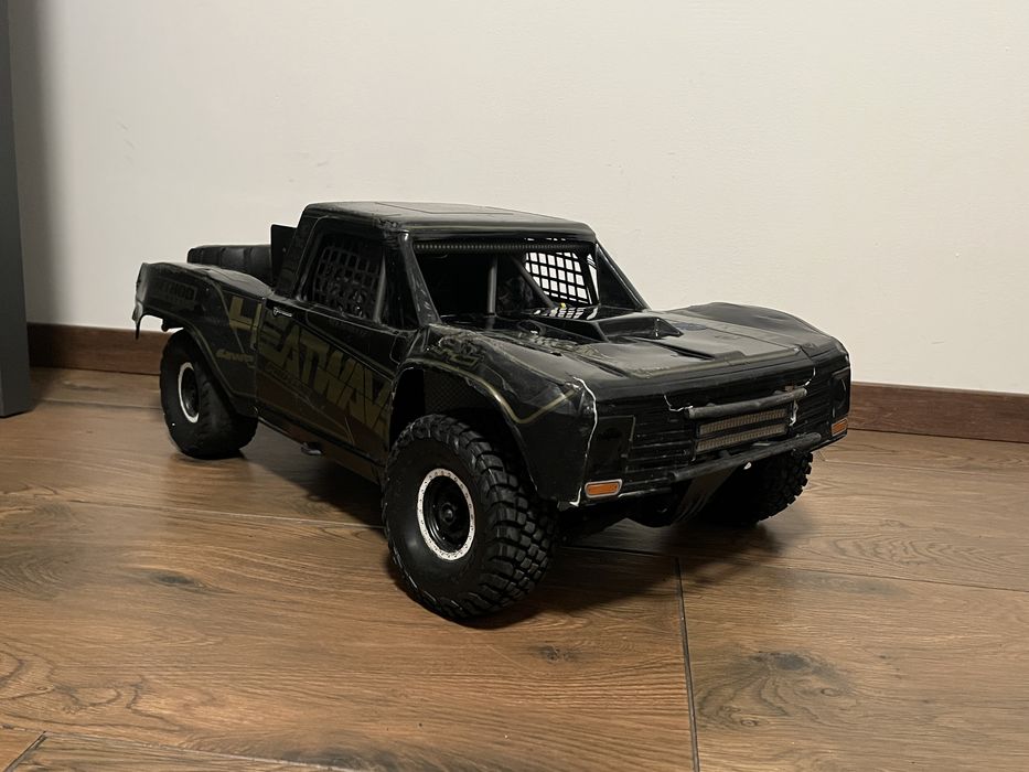 Traxxas udr combo hobbywing max8