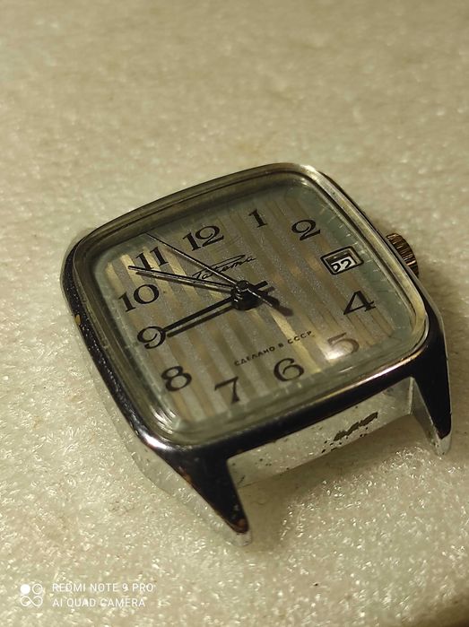 Часы Ракета квадрат с календарем