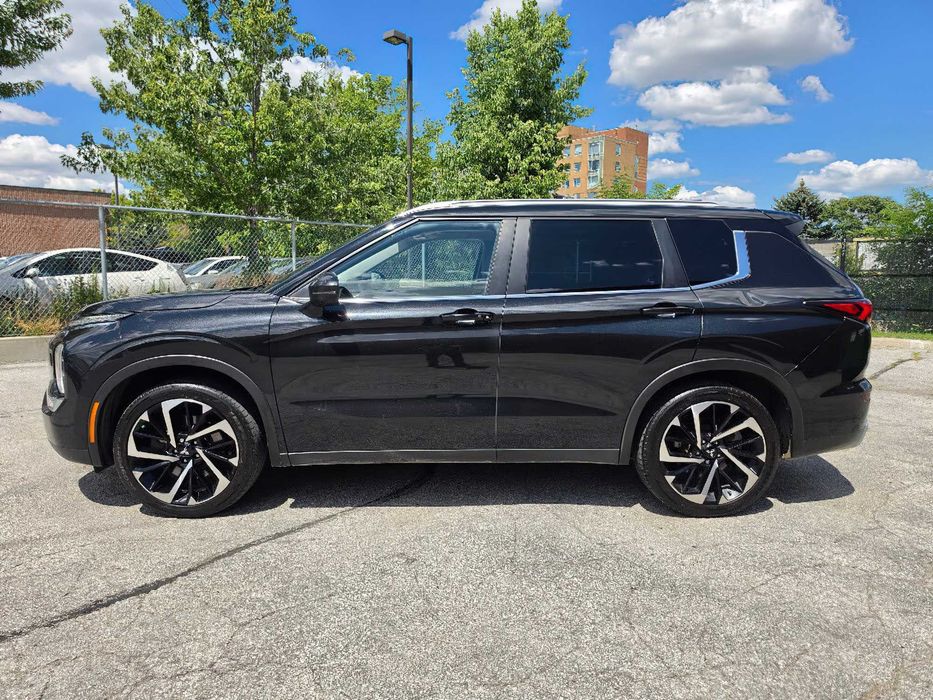 Mitsubishi Outlander SEL      2022