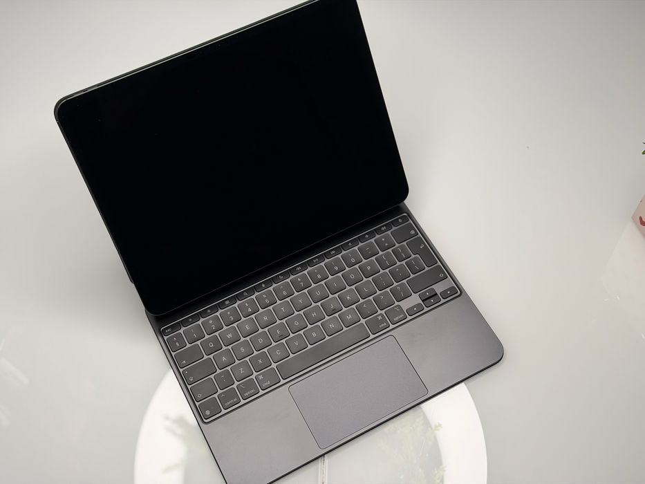 iPad Pro 13 M4 512GB WiFi + Cellular + Magic Keyboard