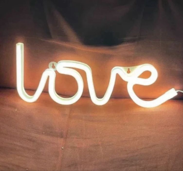 Napis LOVE neo led moda ślub wesele sypialnia dekoracja