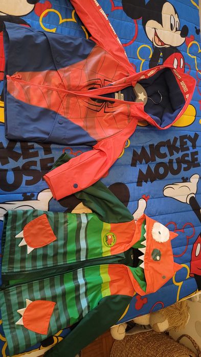 Gabardinas Marvel e Tuc Tuc