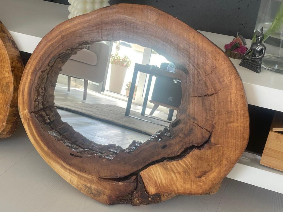 Lustro loft . Z drzewa akacja