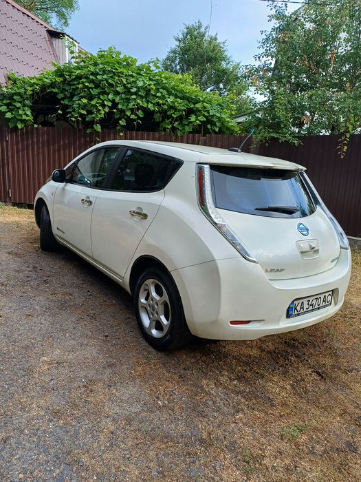 Продам Nissan Leaf