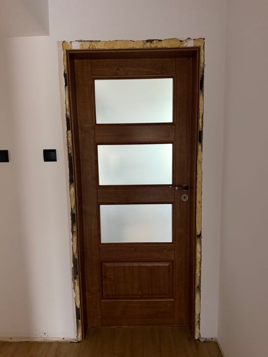 Drzwi wewnętrzne 90x200 wraz z ościeżnicami 7szt.
