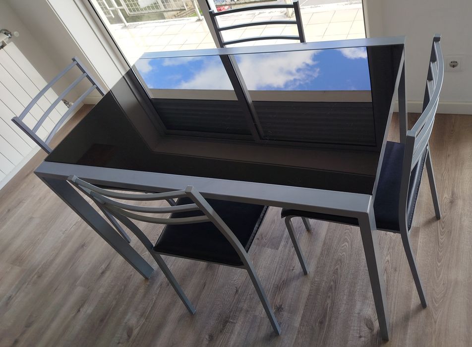 Mesa de Inox com 4 Cadeiras