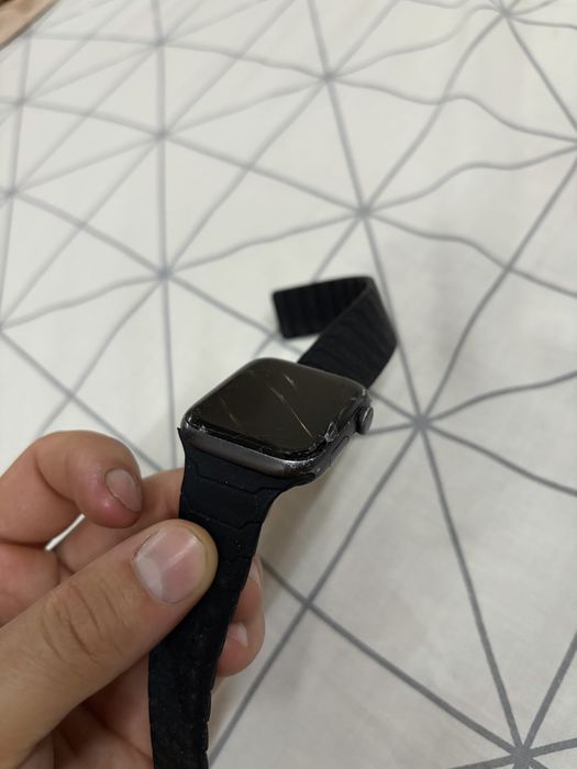 Apple watch SE  44мм (розбиті)