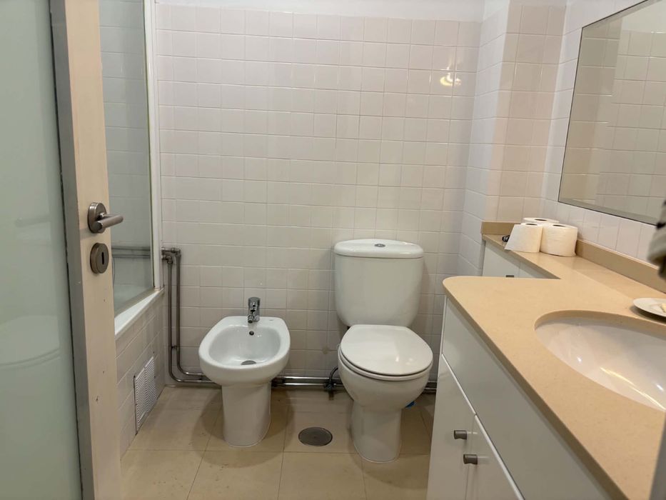 Quarto em apartamento renovado