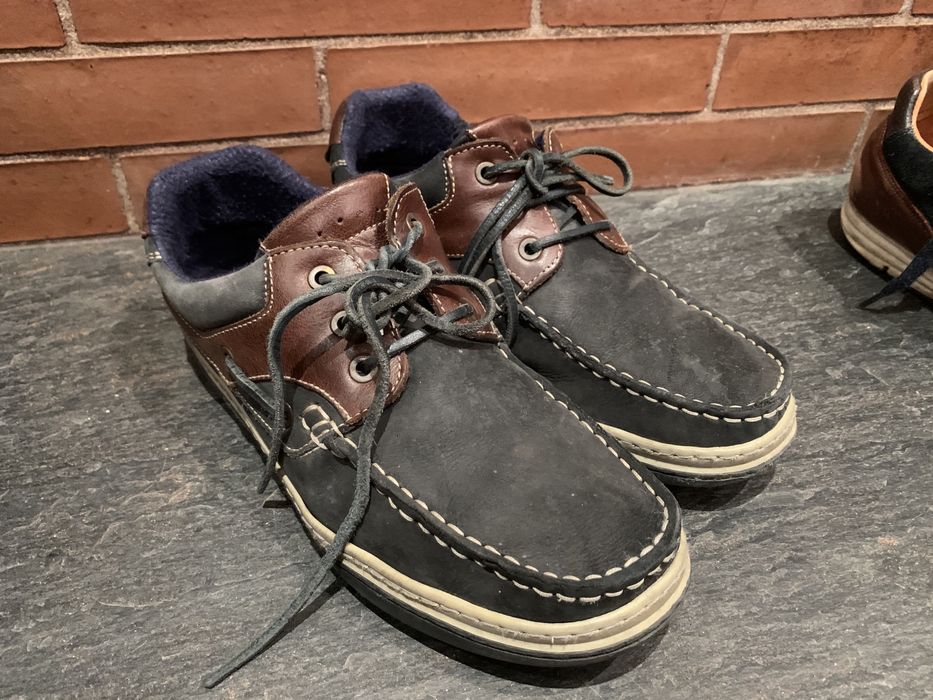 Sapatos vela azuis castanhos - estilo classico