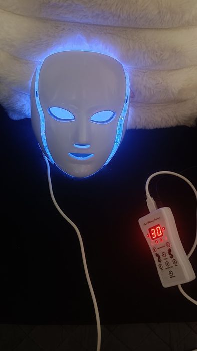 Sprzedam maskę LED z elektrostymulacja