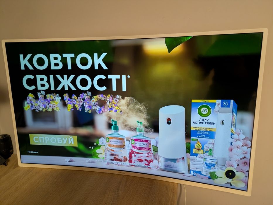 Samsung 43 " 4K smart  curved вигнутий телевізор