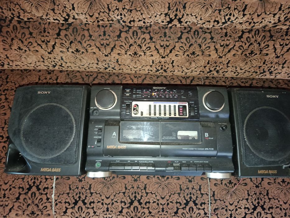 Sony CFS-717S вінтажна магнітола
