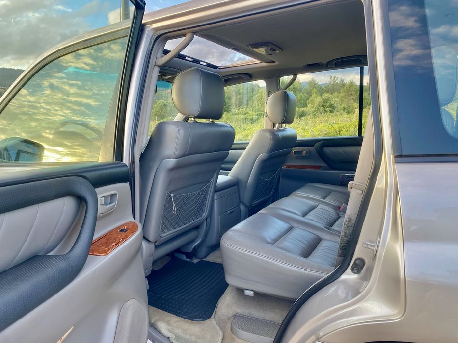 Toyota Land Cruiser HDJ100L